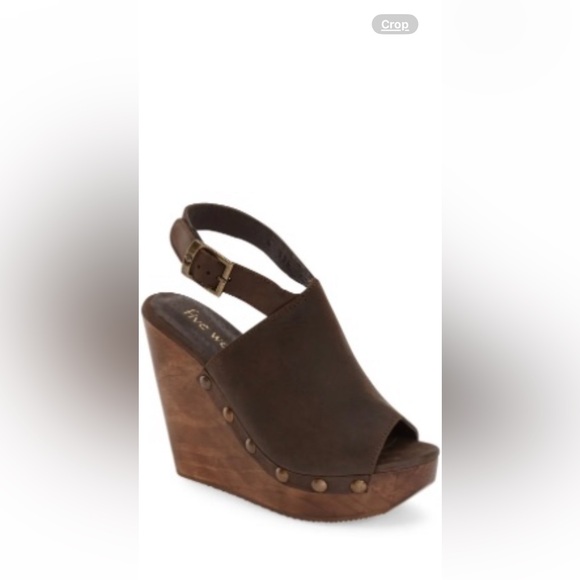 Chic Brown Wedge Sandals
